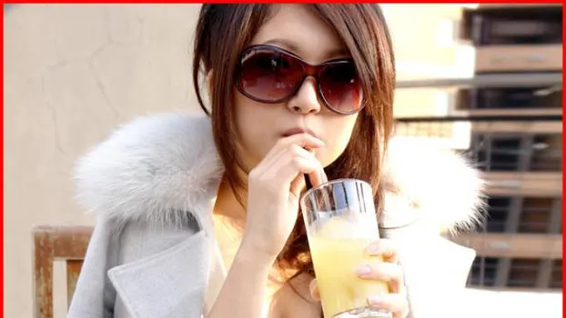 頼み込んでサングラスをはずしてもらいました 佐々木風花