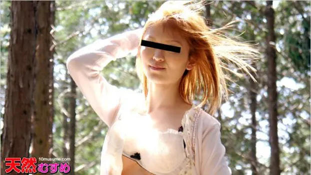 初野外露出で乳首が痛いくらい勃起 今戸奈緒