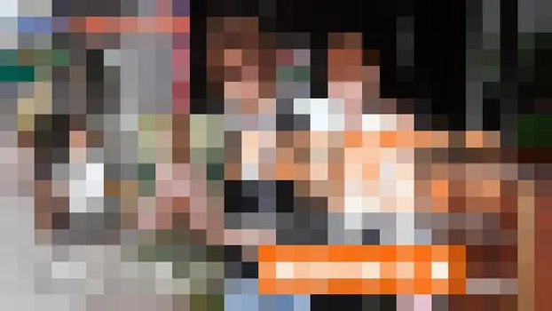 ローカルの愛嬌を振りまくピザ屋の巨乳ウェイトレス/金髪のお仕事Vol.2