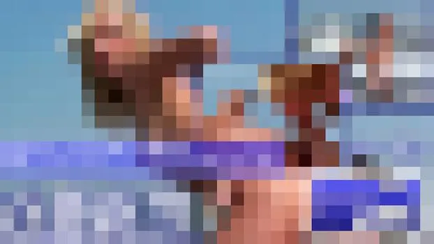 景色のよいビルの屋上で撮影中に興奮してカメラマンにハメさせた超エロモデル/青姦露出パート３