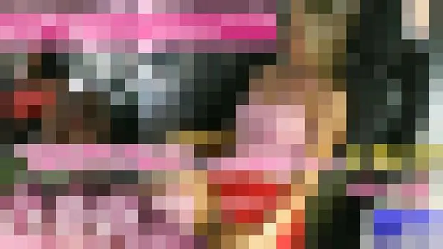 エロ人妻、旦那がいないうちにセックスフレンドを呼び出して運転席からチンポおねだり！/青姦露出