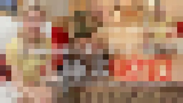 主婦の疲れをいやしてくれるのはやっぱり極太ちんぽ　エロすぎる美人若妻たち