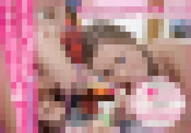 アナルにディルドを挿しながらチンポをせがむブルーアイ　金髪TEENアナル炸裂！