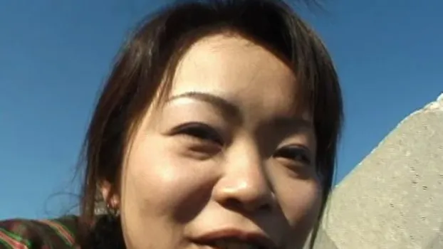 海で高揚する奥さん