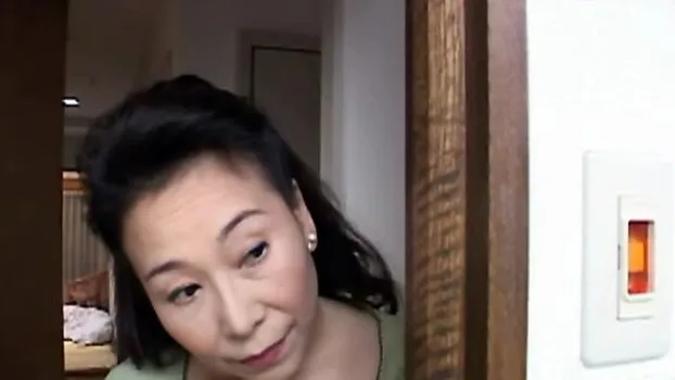 おばさんに性的悪戯をされる僕!