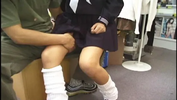 リカ｜ブルセラ着ハメ 〜制服と一緒に身体も買うブルセラショップ〜