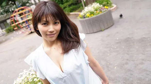 卑猥なマンコをしたアラサー熟女