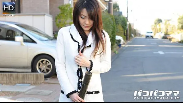 ごっくんする人妻たち 16 〜子供の卒業式帰りに車内露出〜