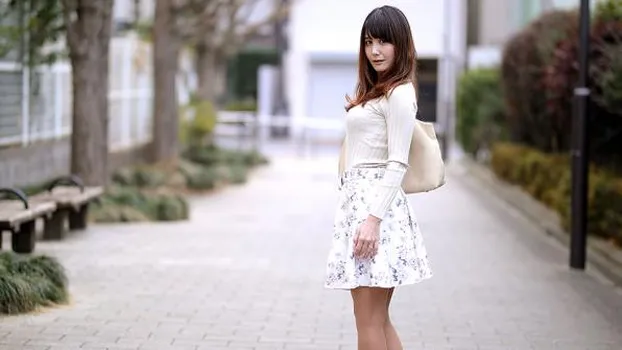 奥さん、今はいてる下着を買い取らせて下さい!〜紫陽花色したシミ付きパンティ〜