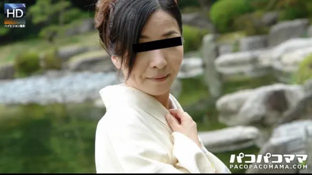 精子を飲む和装の奥様