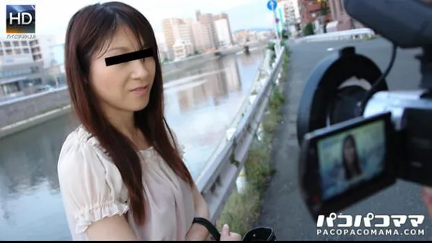 絶える美人妻 〜何をされてもカメラ目線〜