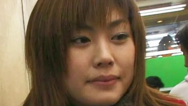 エロギャルが体操服でおまんこ広げておしっこ放尿!おまんこほじられ肉棒に悶えてイクイク