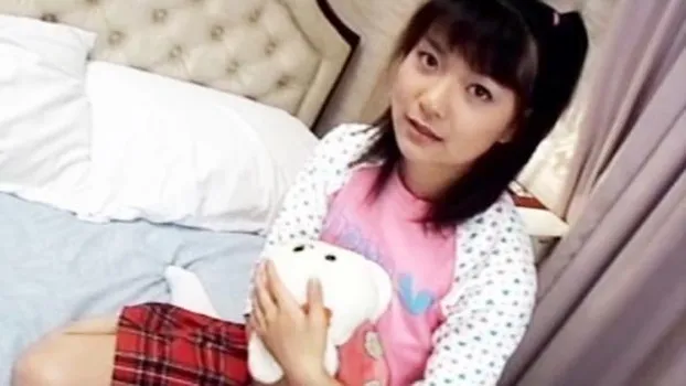 中○生っぽくも見えてしまうほどの童顔美少女がおちんちんにしゃぶりつき甘いまんこをぐちゅ濡れにしちゃう