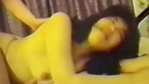 百合セックスに快感止まらずおまんこヒクつかせ、男ともハメまくるバイセクシャルな女は快楽も2倍の淫乱女