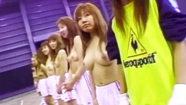 人物不明｜エロギャルサッカーの後半戦!ボールよりおちんちんに夢中でおまんこ感じちゃう